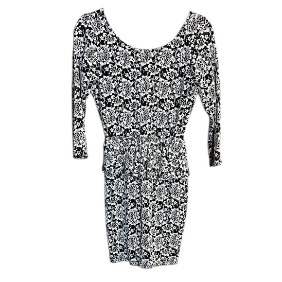 Everly Black and White 3/4 Lace Sleeve Bodycon Cocktail Dress - Picture 1 of 9
